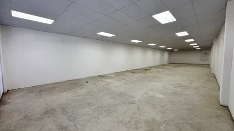 Fin Forum Building, 333 Dr Van Der Merwe Road, Montana Shop 5A (11).